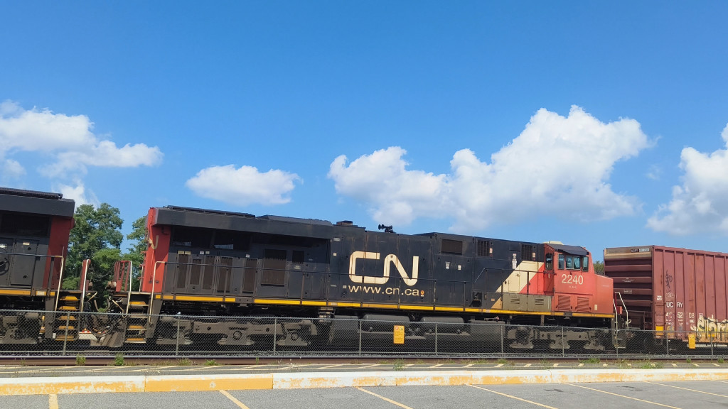 CN 2240